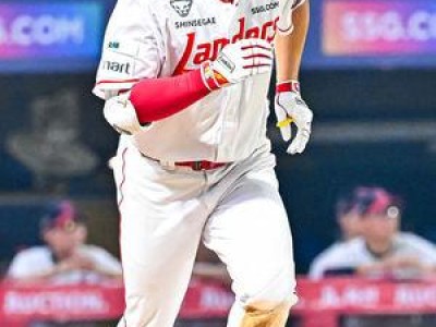 김재환 홈런으로 승리 이끈 SSG 타격감 뜨거운 듯