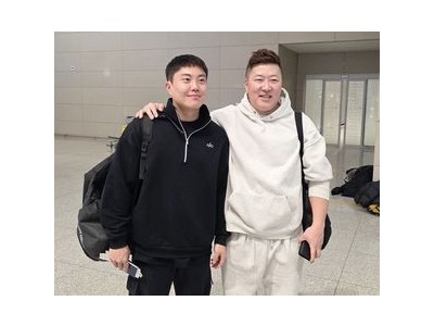 최형우 10년 만에 라이온즈 복귀 34번 등번호에 후배의 배려