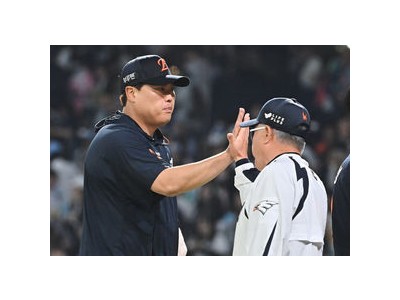류현진 시즌 중반까지 100구 넘기지 않아 경기 운영 논란