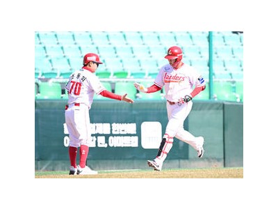 고명준 시범경기 홈런으로 공동 1위 등극