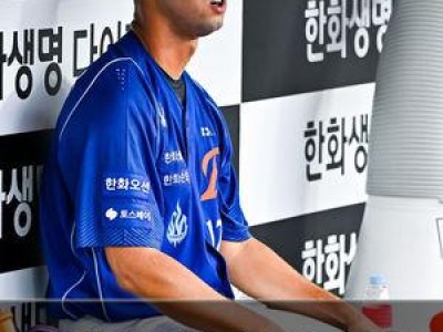 윌켈 에르난데스 한화 첫 등판에서 실수 연속