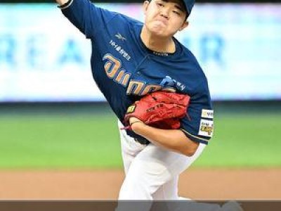 NC 두산과 5강 경기서 힘 싸움 시작