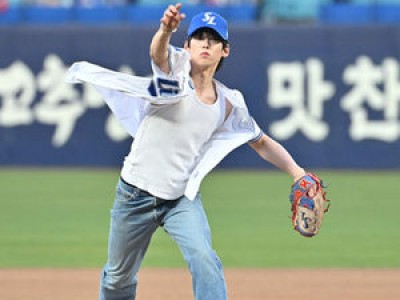 앰퍼샌드원 멤버들 삼성 라이온즈 시구 나서 화제