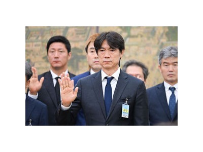 홍명보 전 감독 자녀 언급한 조계원 의원 질의에 뜨거운 반응